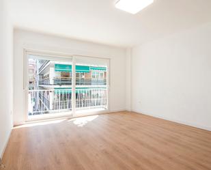 Bedroom of Flat to rent in  Granada Capital  with Air Conditioner, Heating and Parquet flooring