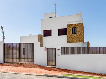 Villa mit Pool zum Verkauf in Golf Bahía