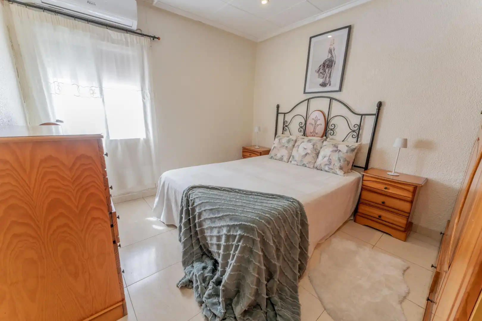 Habitación de Casa o chalet en venta en Elche / Elx con Aire acondicionado, Jardín privado y Piscina