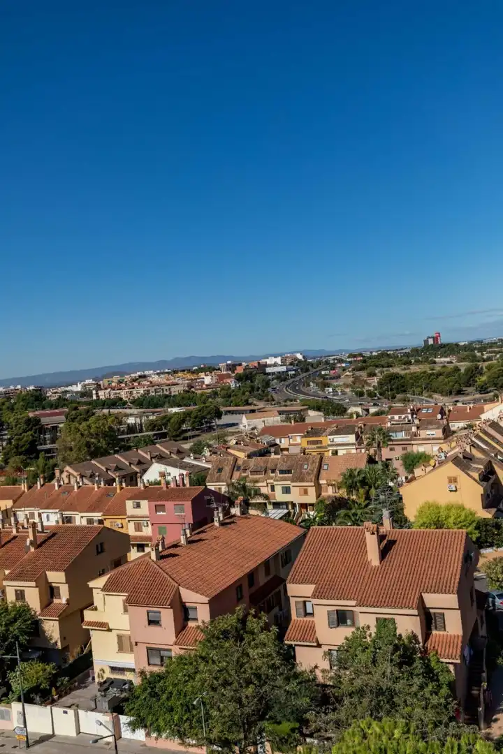 Exterior view of Flat for rent in Paterna  with Balcony
