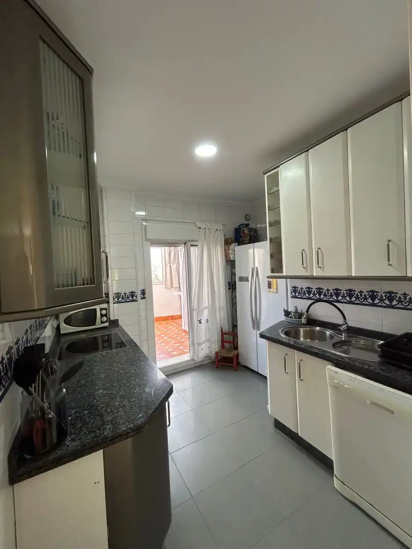 Kitchen of Flat for sale in Sevilla  with Air Conditioner and Terrace