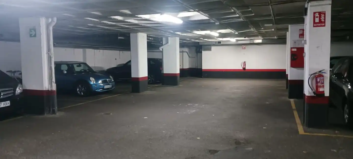 Aparcament de lloguer a Calle del Padre Damián