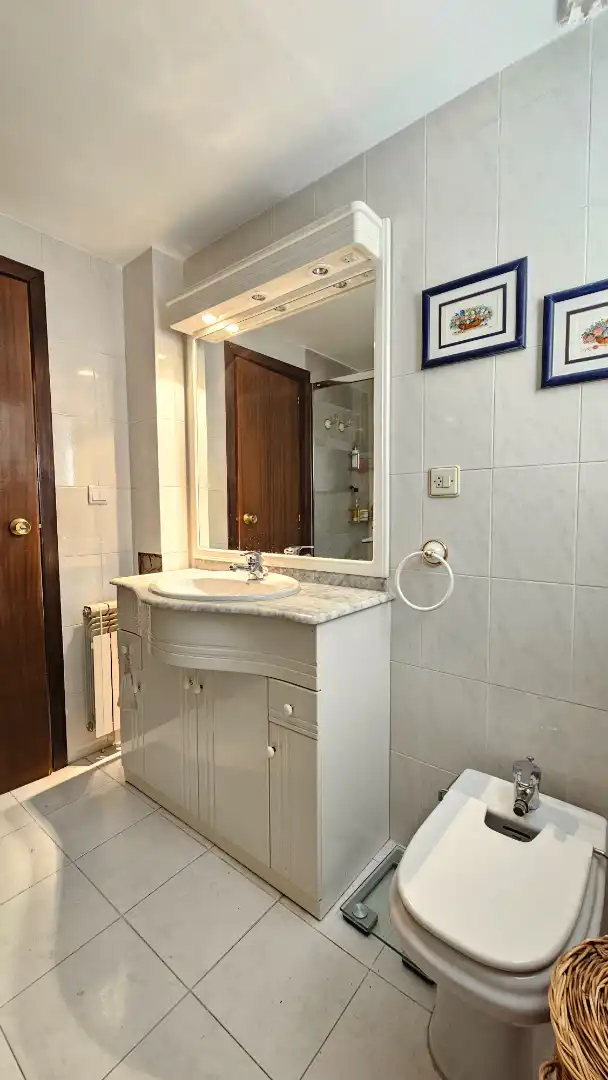 Bathroom of Flat for sale in Zaragoza  with Heating