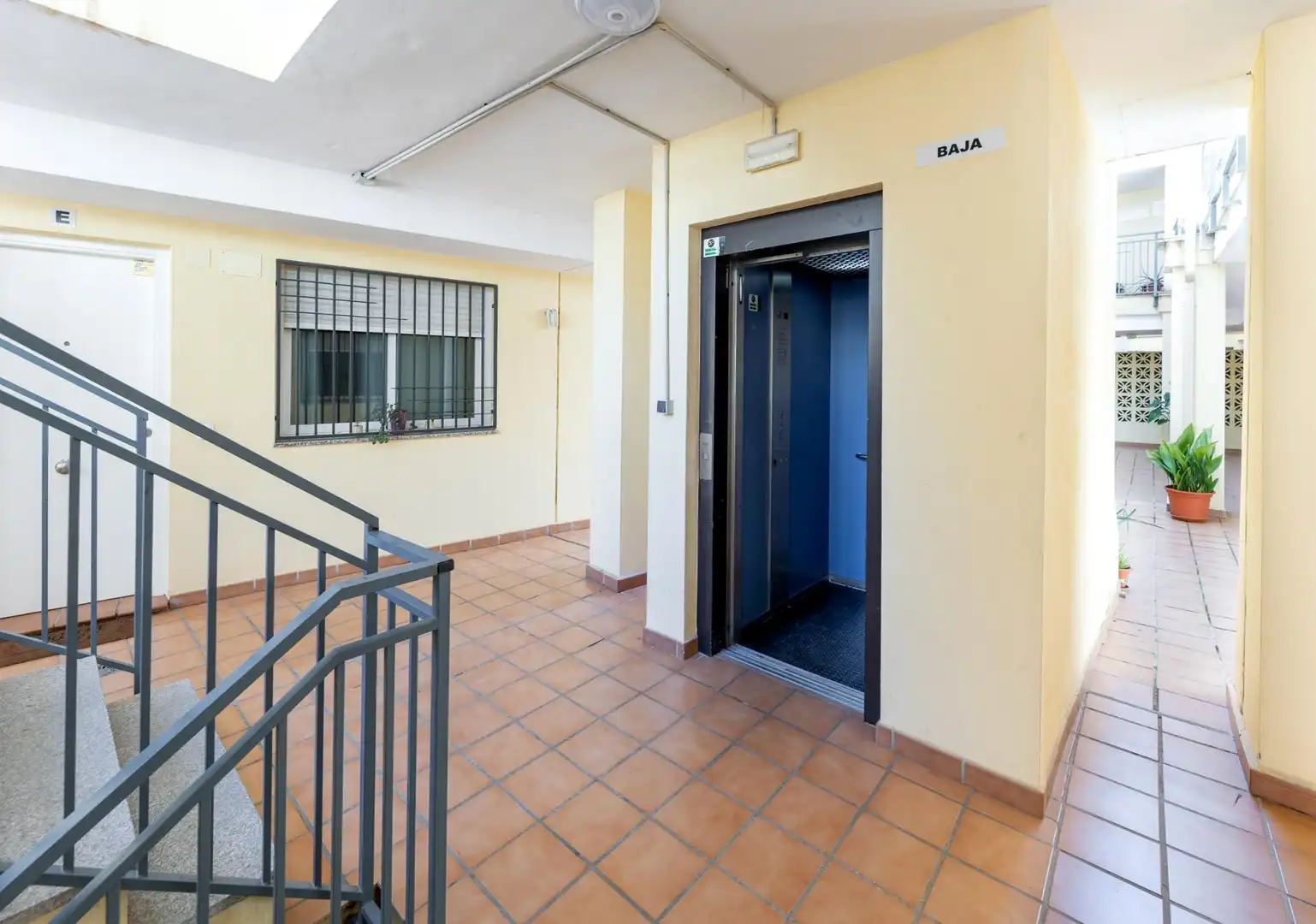 Piso en venta en Cúllar Vega con Trastero