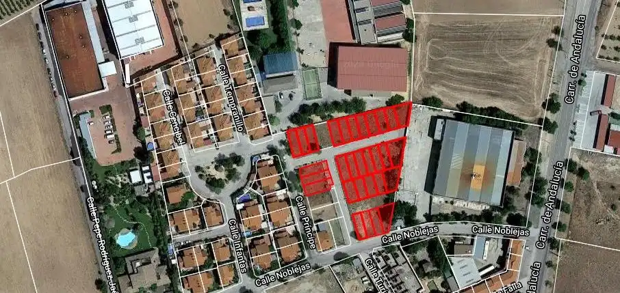 Residencial en venta en Calle Turina, Dosbarrios