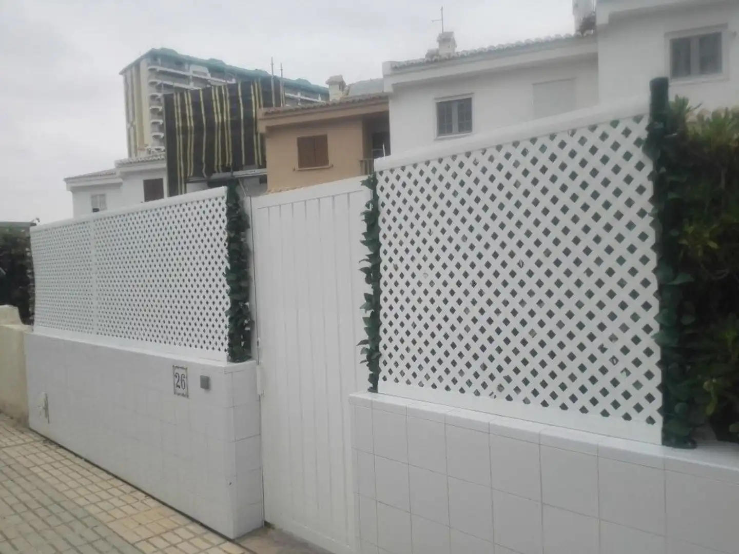 Vista exterior de Casa adosada en venta en El Puig de Santa Maria con Aire acondicionado, Calefacción y Jardín privado