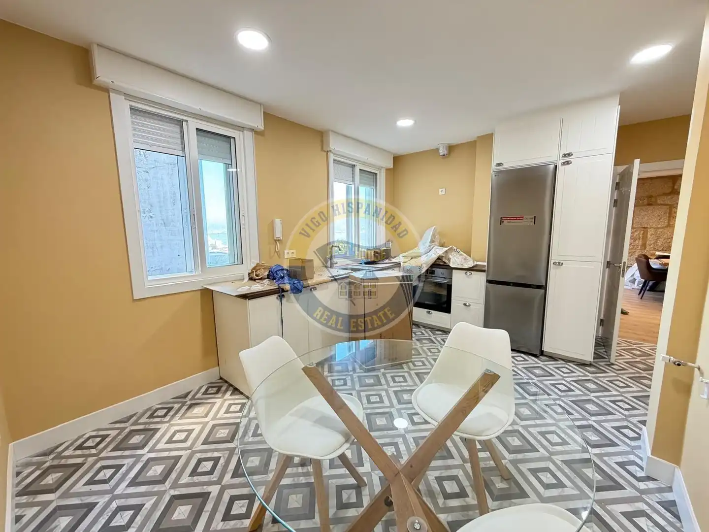 Cocina de Piso de alquiler en Vigo  con Calefacción, Parquet y Amueblado