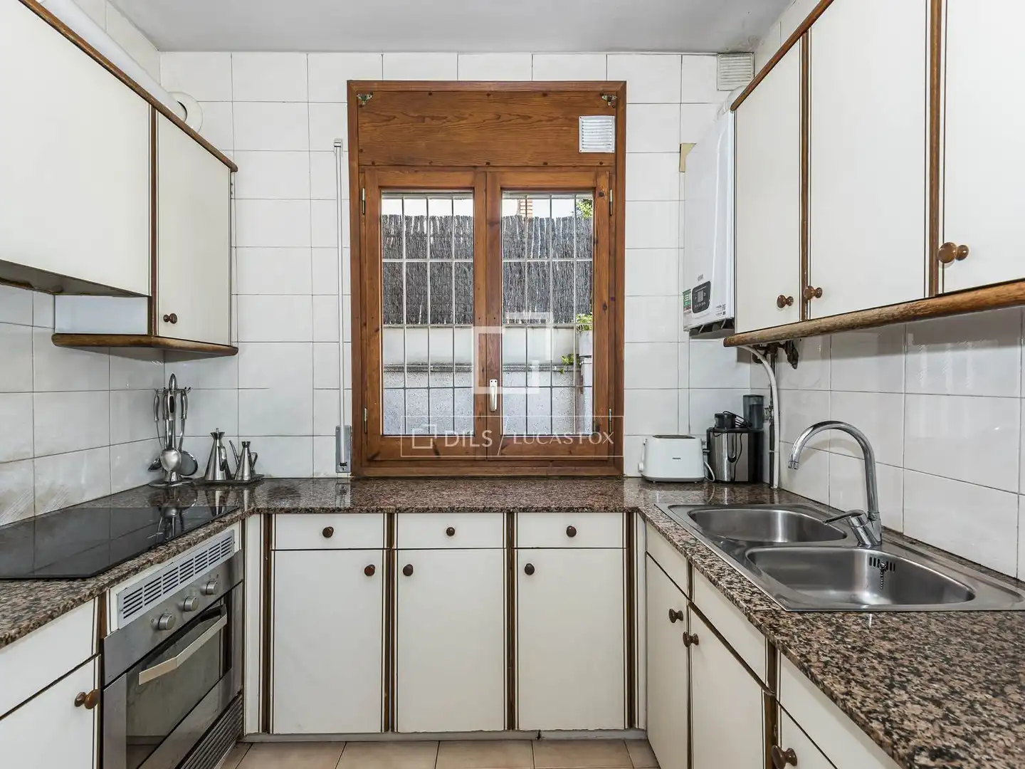 Cuina de Casa o xalet en venda en Sant Cugat del Vallès amb Aire condicionat, Calefacció i Jardí privat