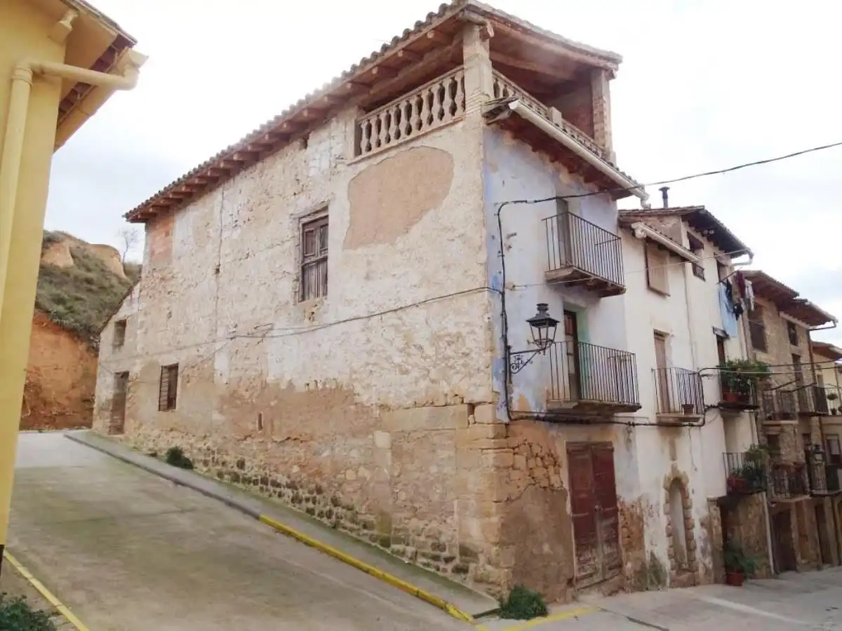 Casa adosada en venta en Valderrobres