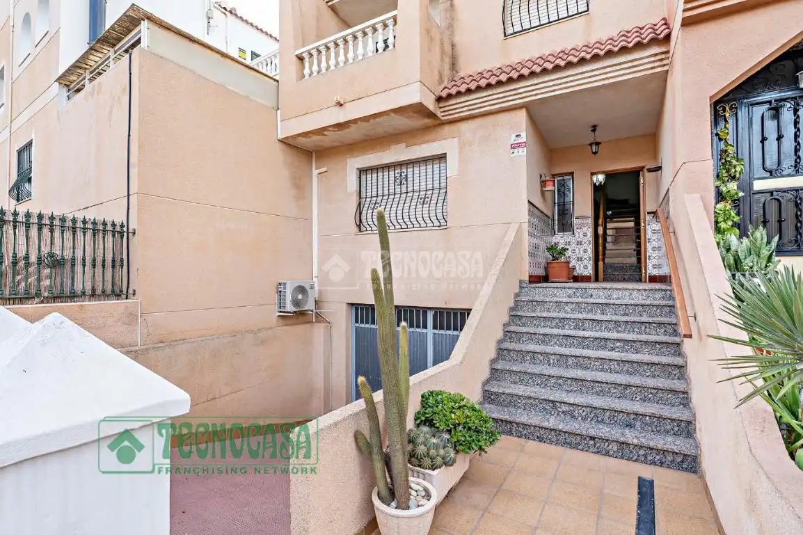 Maison avec terrasse à vendre à Roquetas de Mar ciudad, imagen 25
