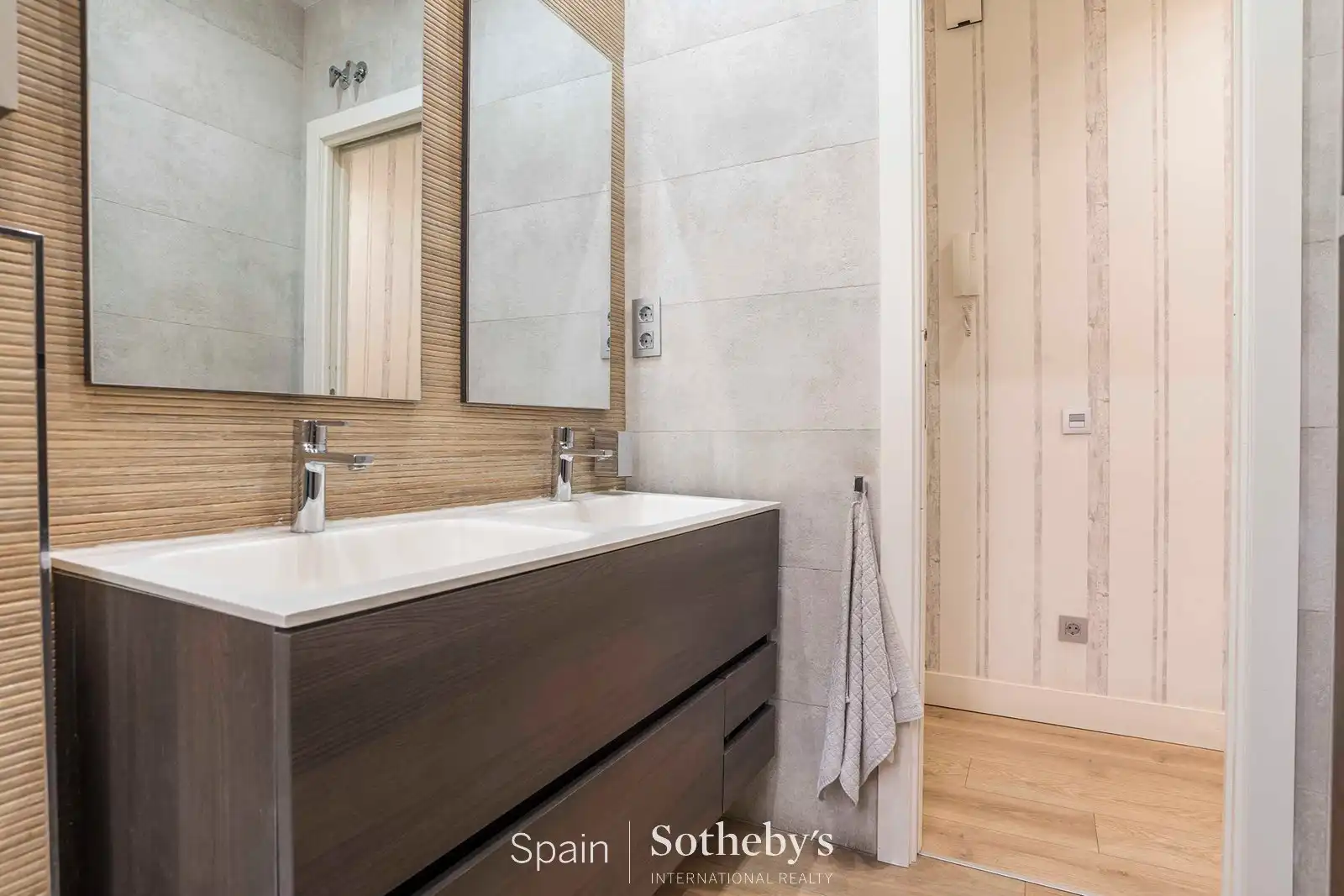 Bany de Apartament en venda en Madrid amb Aire condicionat, Calefacció i Terrassa