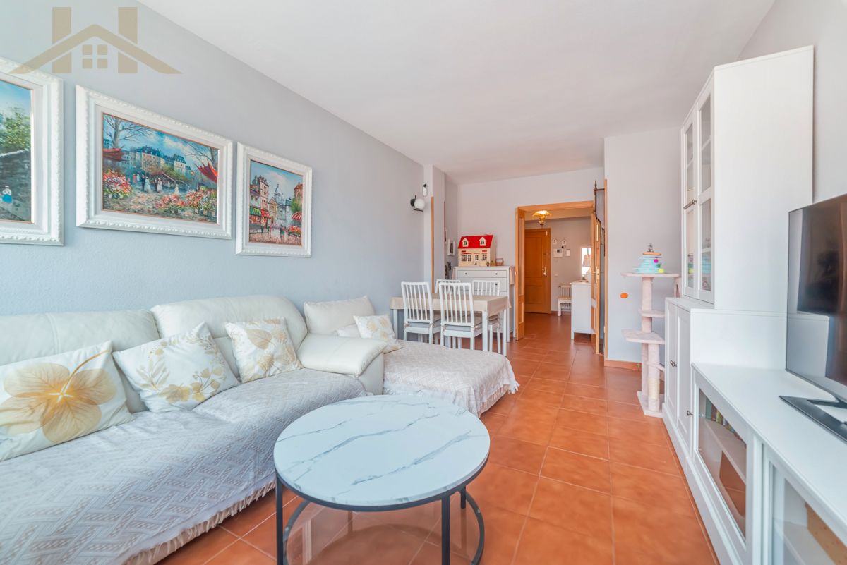 Living room of Flat for sale in Alcobendas  with Heating, Parquet flooring and Storage room