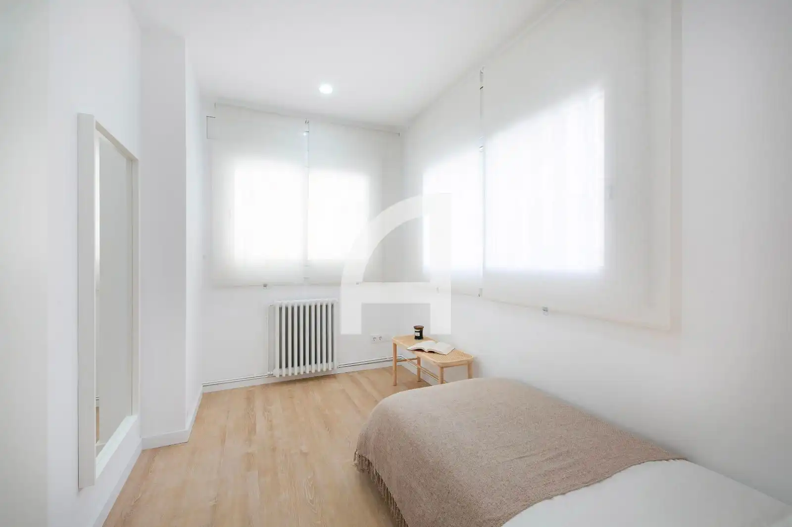 Schlafzimmer von Wohnung zum Verkauf in Barcelona mit Klimaanlage, Heizung und Parkett