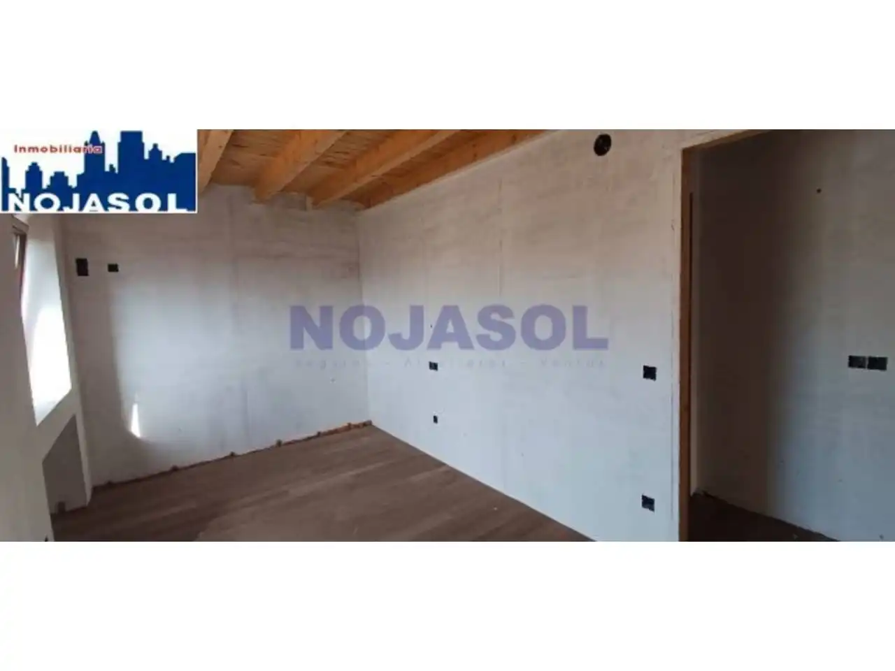 Houses for sale in Noja  with Private garden and Terrace