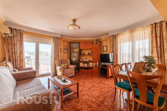 Piso en Venta en Calle Almansa, . en Perchel Norte