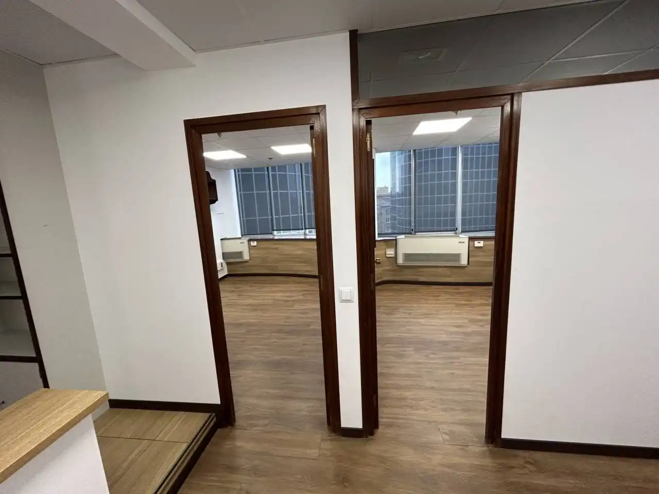 Büro zur Miete in Barcelona mit Klimaanlage, Heizung und Alarm