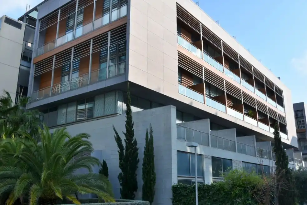 Außenansicht von Wohnung zur Miete in Valencia mit Klimaanlage, Heizung und Parkett