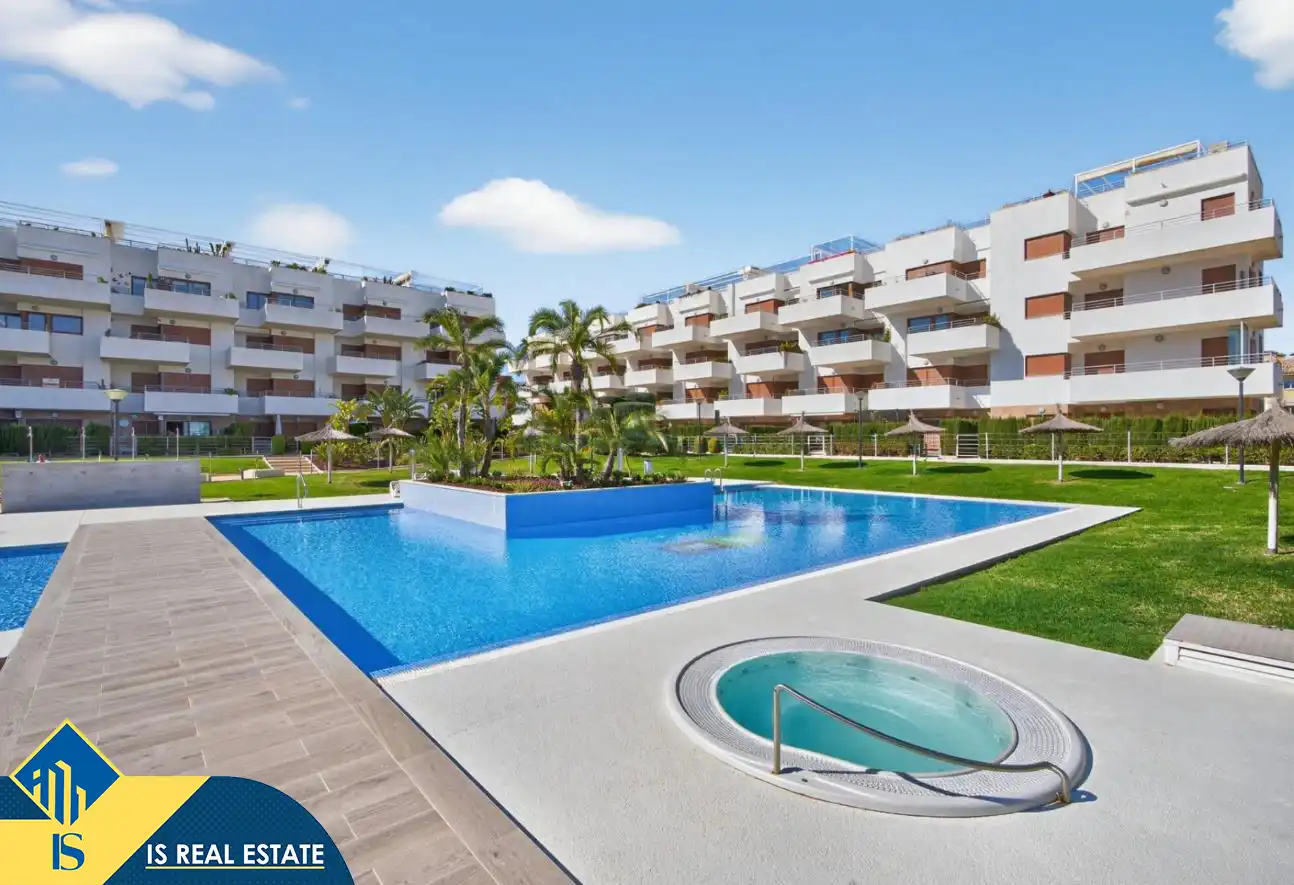 Piscina de Àtic en venda en Orihuela amb Aire condicionat, Calefacció i Terrassa