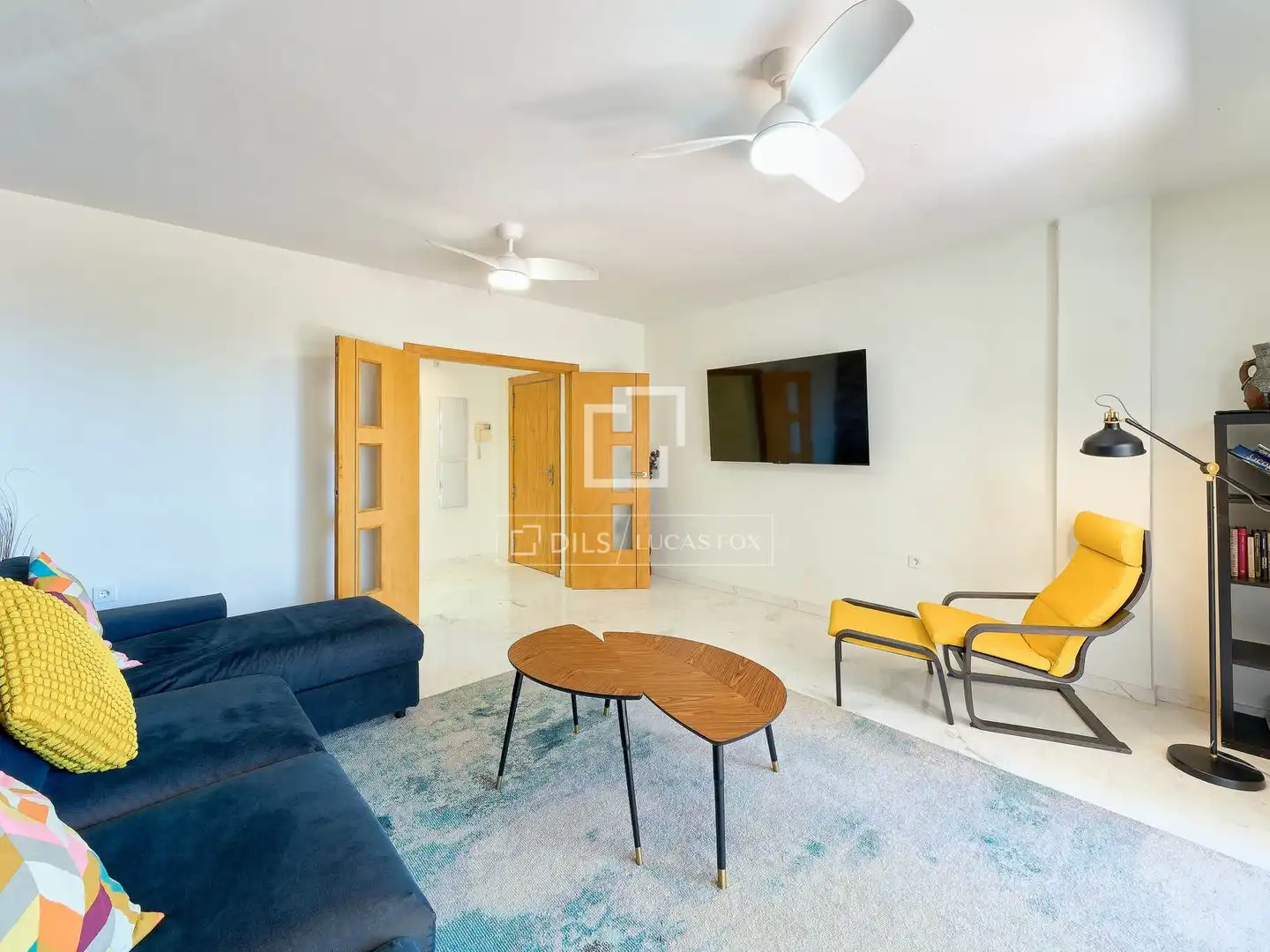 Living room of Flat for sale in Almuñécar  with Air Conditioner, Terrace and Swimming Pool
