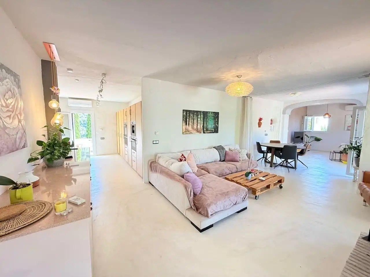 Sala d'estar de Casa o xalet en venda en Frigiliana amb Aire condicionat, Calefacció i Jardí privat