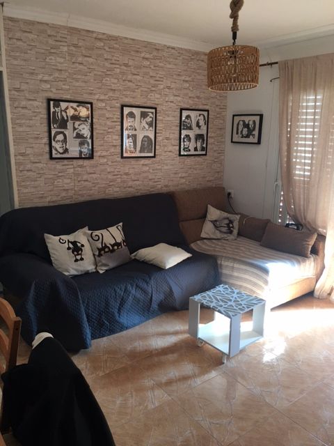 Sala d'estar de Pis en venda en Girona Capital amb Forn, Balcó i Internet