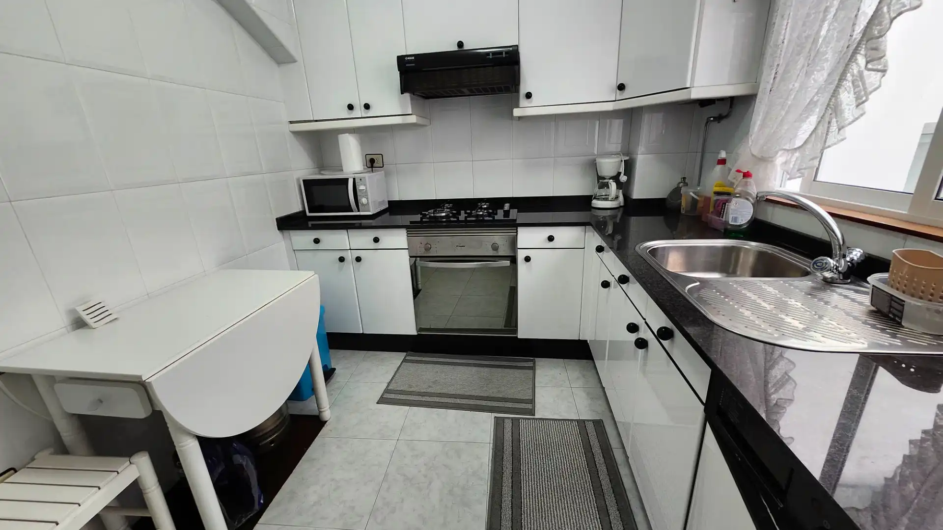 Kitchen of Flat for sale in Miño  with Heating, Storage room and Balcony
