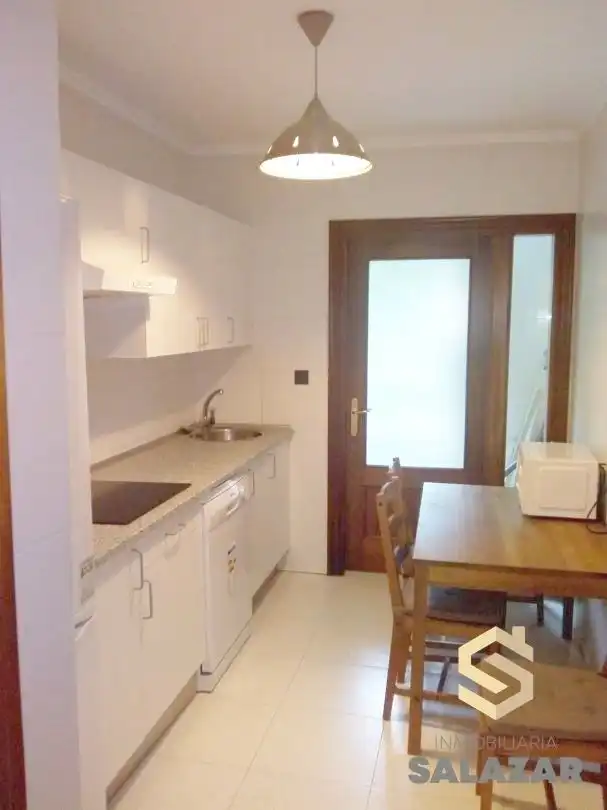 Küche von Wohnung zur Miete in Bilbao  mit Heizung, Privatgarten und Balkon
