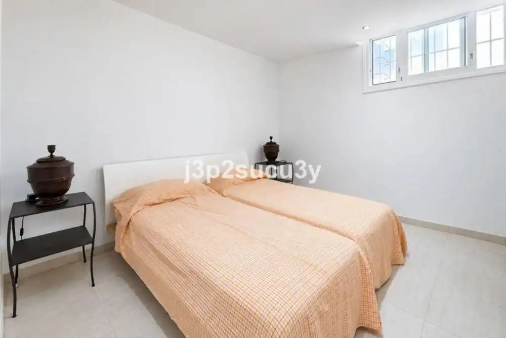 Dormitori de Casa o xalet de lloguer en Marbella amb Aire condicionat, Jardí privat i Terrassa