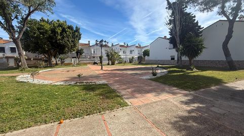 Foto 2 de Casa adosada en venta en La Banda - Campo de Fútbol, Chiclana de la Frontera