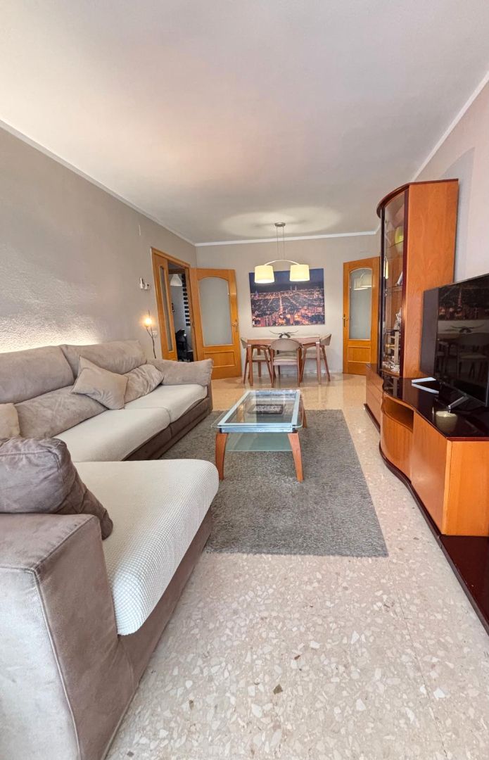 Living room of Flat for sale in Sant Boi de Llobregat  with Air Conditioner, Heating and Oven