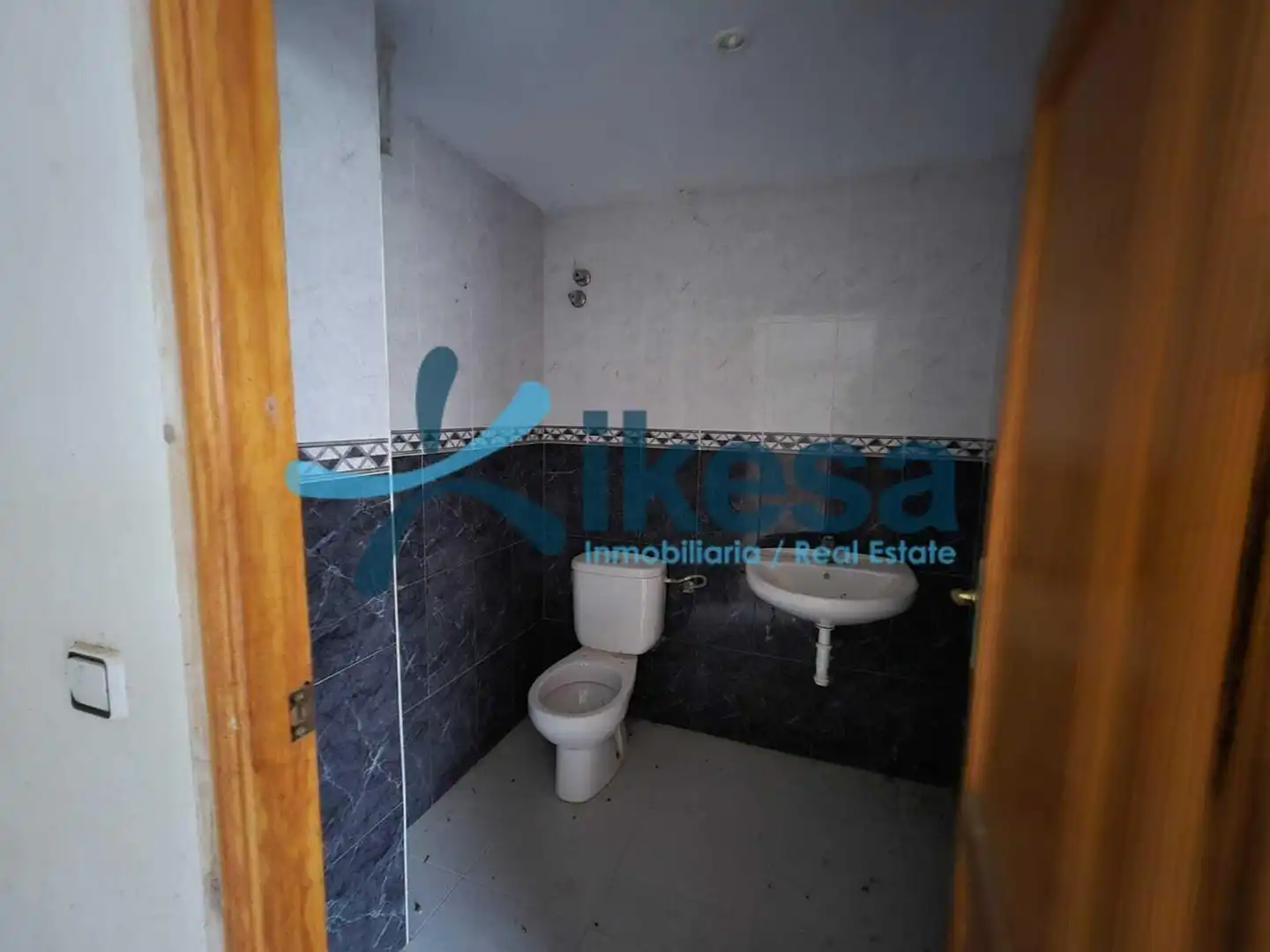 Business premises for sale in Santa Cruz del Comercio, imagen 5