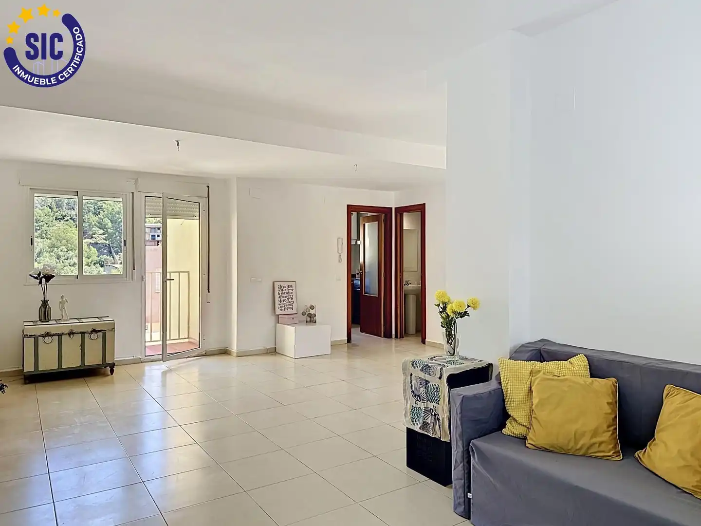 Sala de estar de Casa adosada en venta en Serra con Jardín privado, Terraza y Piscina comunitaria