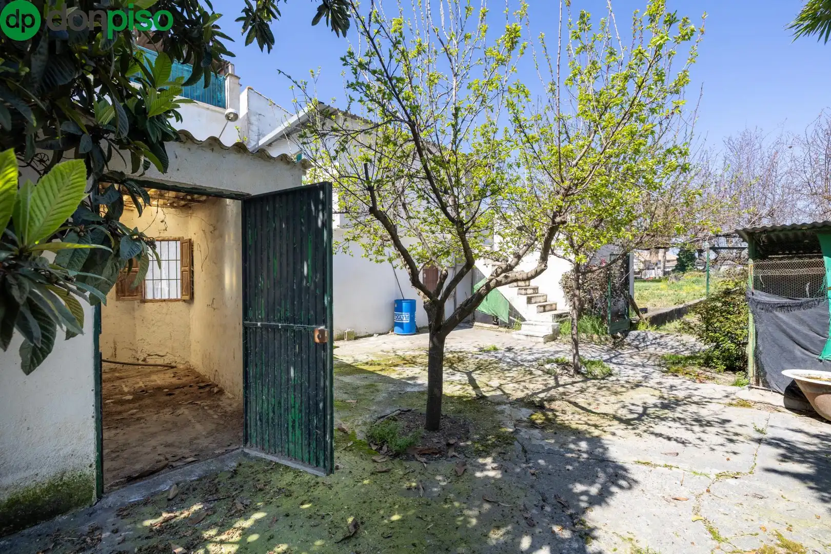 Vista exterior de Finca rústica en venda en Armilla amb Jardí privat i Terrassa
