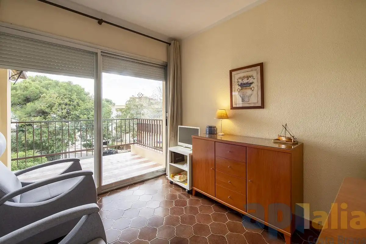 Habitación de Apartamento en venta en Castell d'Aro, Platja d'Aro i s'Agaró con Terraza y Amueblado