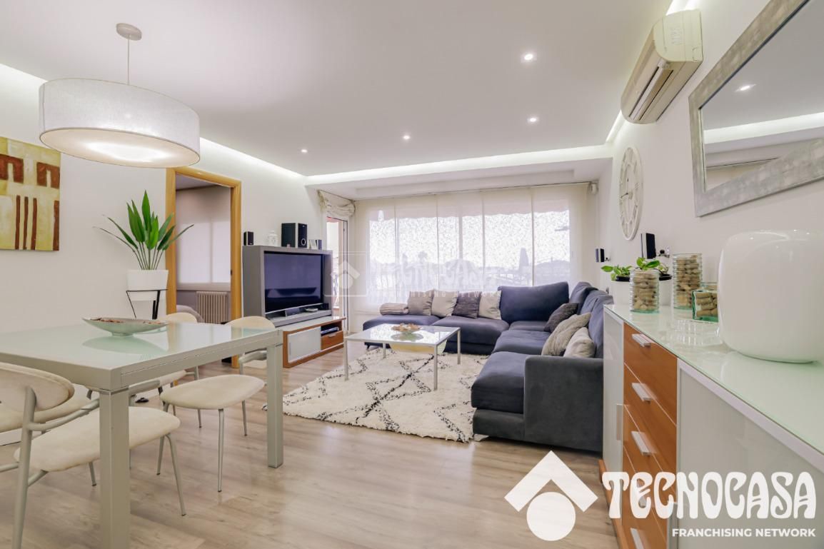 Living room of Flat for sale in Premià de Mar  with Air Conditioner, Heating and Parquet flooring