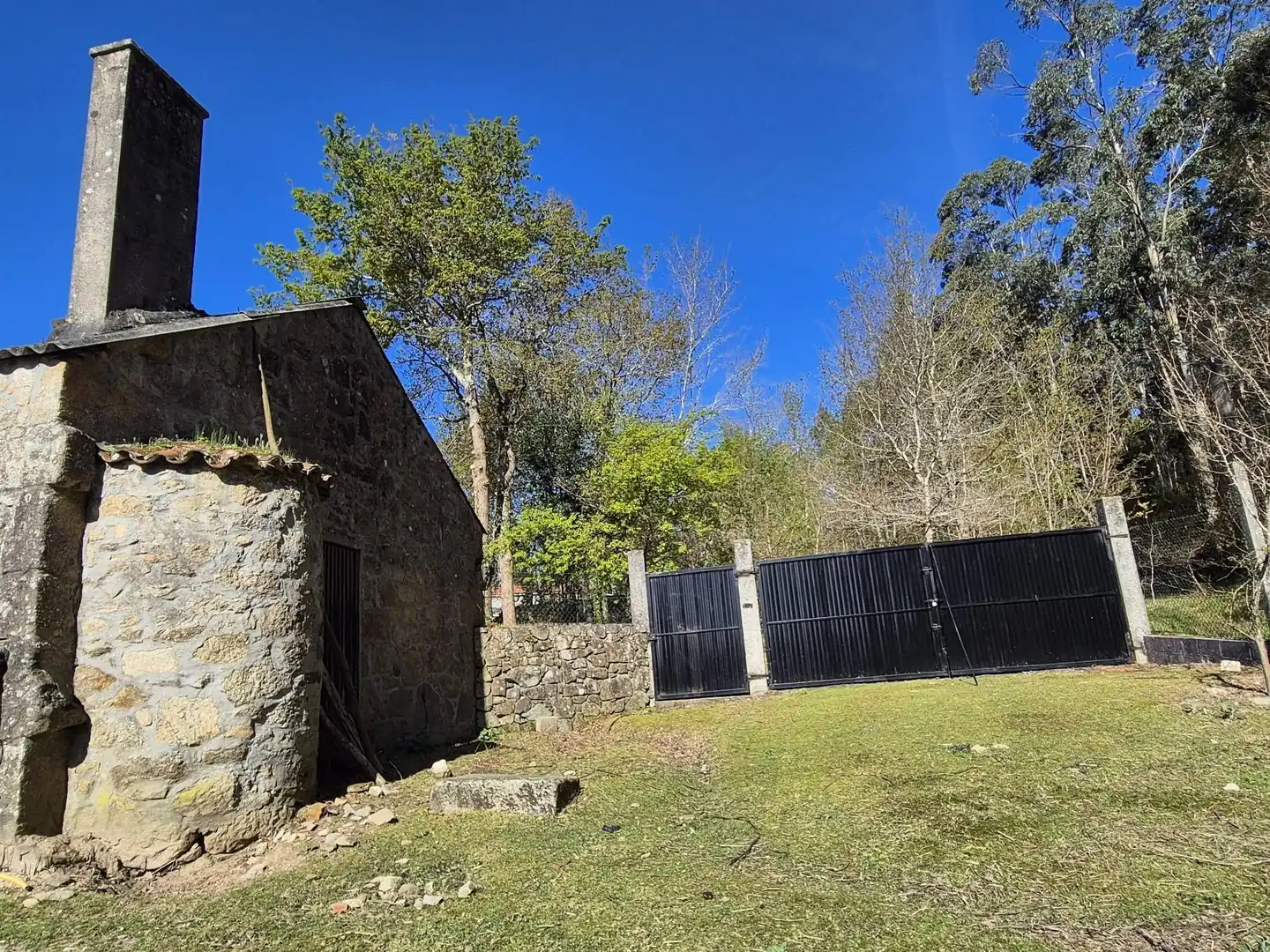 Vista exterior de Casa o xalet en venda en Ames amb Jardí privat