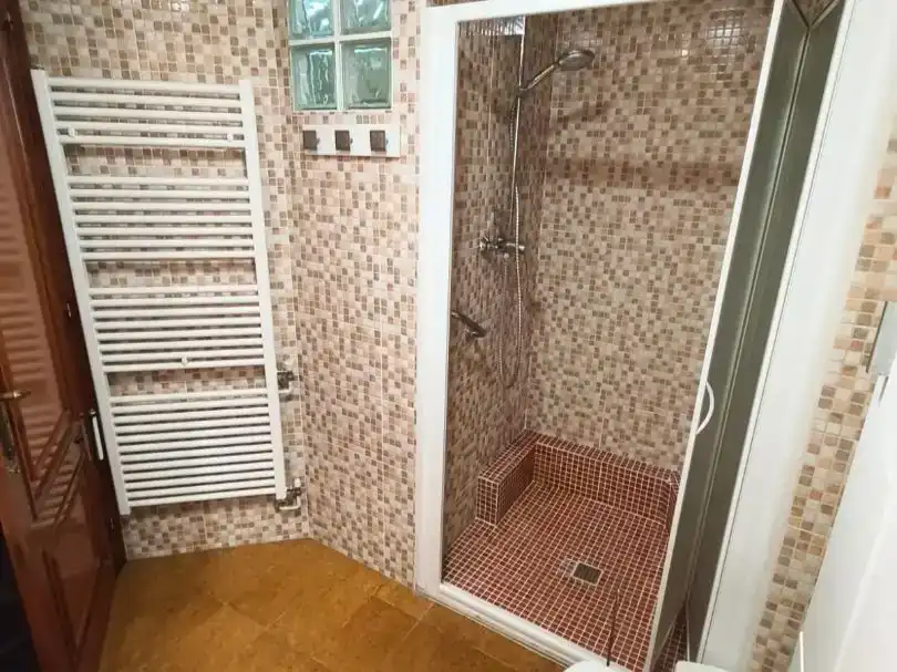 Baño de Piso de alquiler en Oliva pueblo
