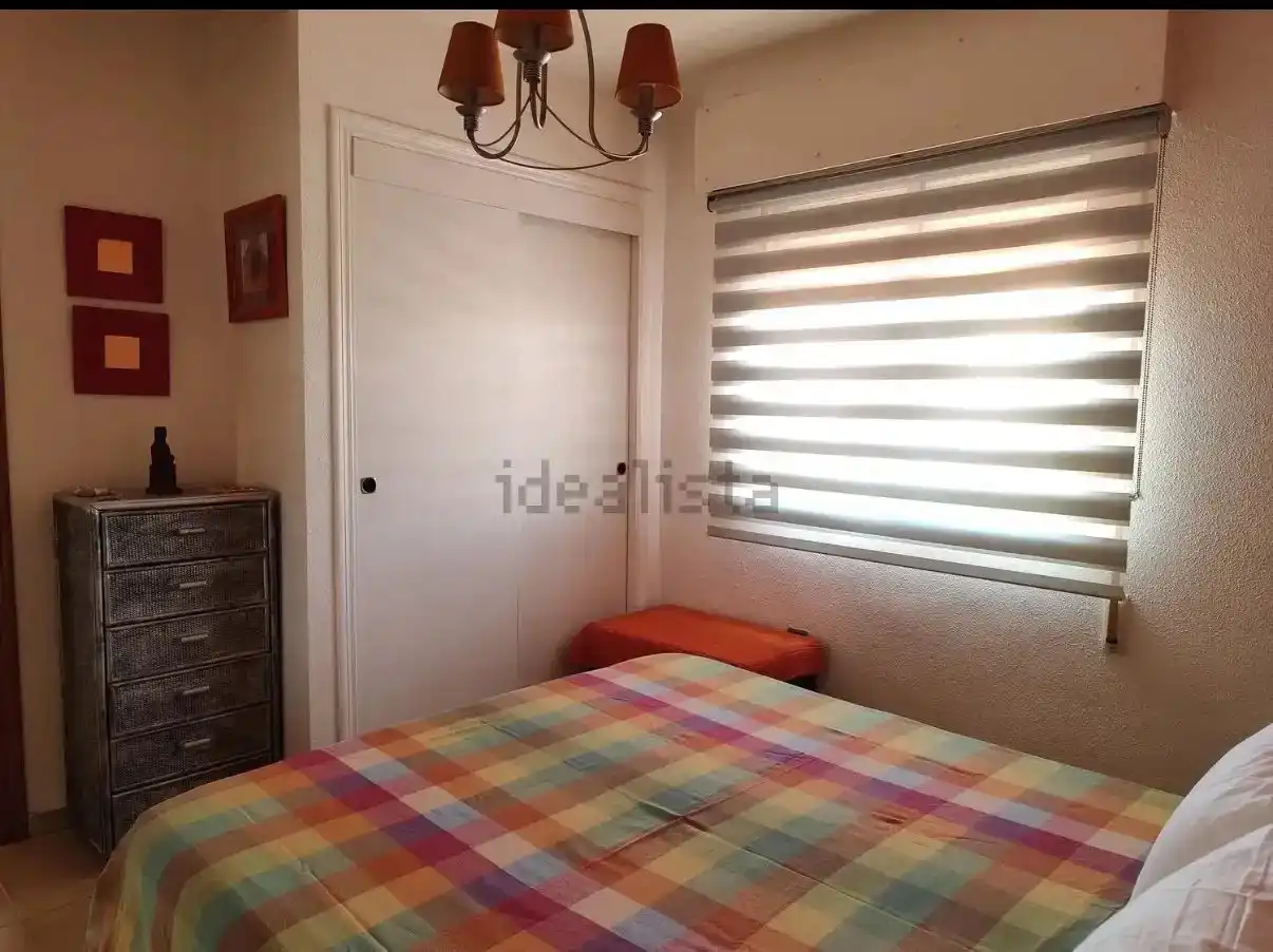 Dormitori de Pis en venda en Torrevieja amb Aire condicionat, Terrassa i Moblat