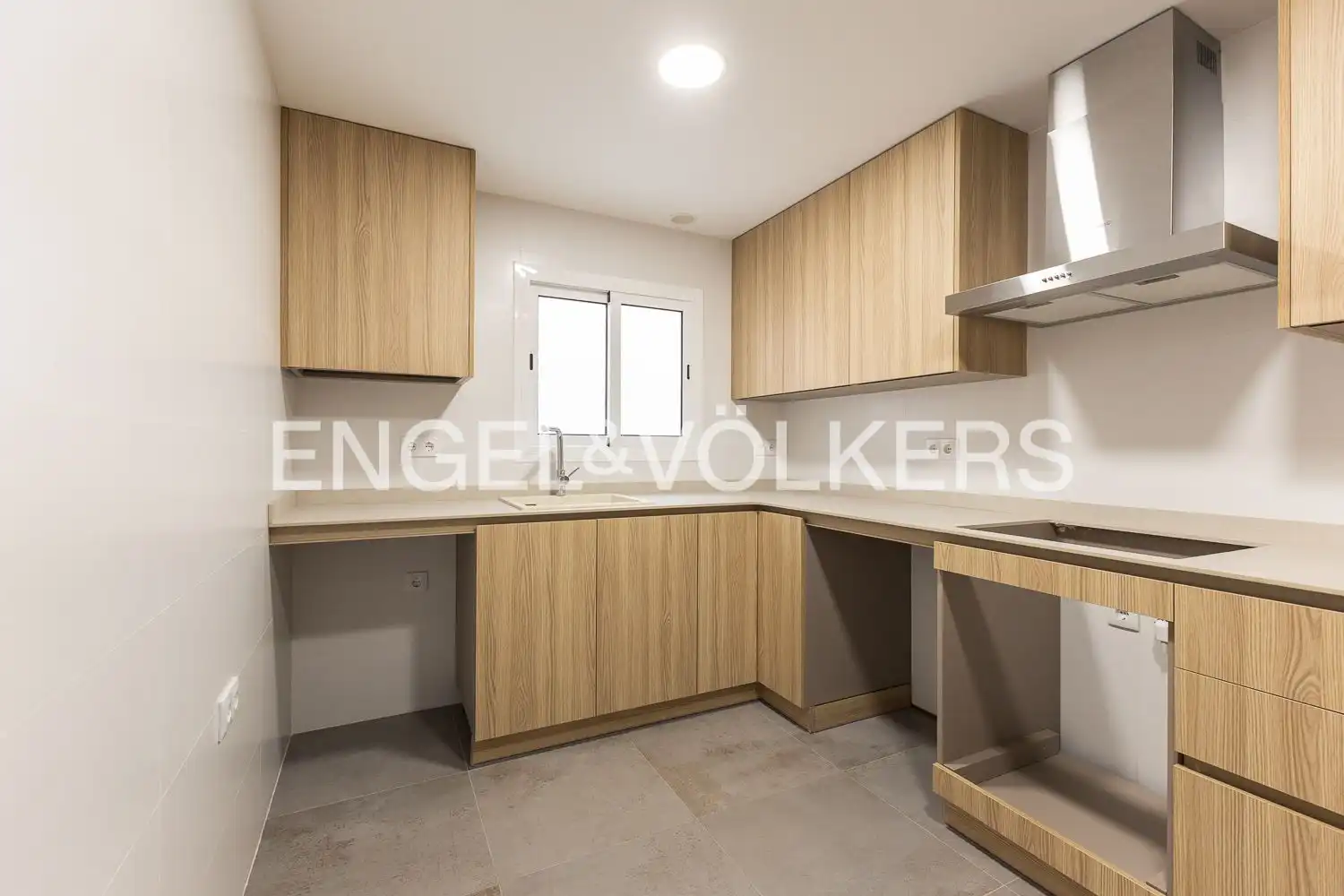Cocina de Piso de alquiler en Valencia con Calefacción y Balcón