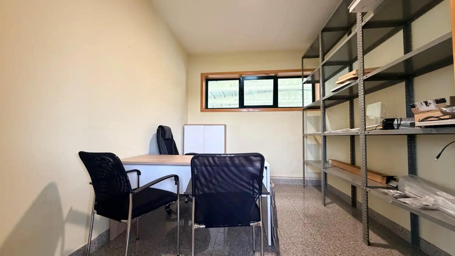 Office for rent in Narón  with Air Conditioner and Heating