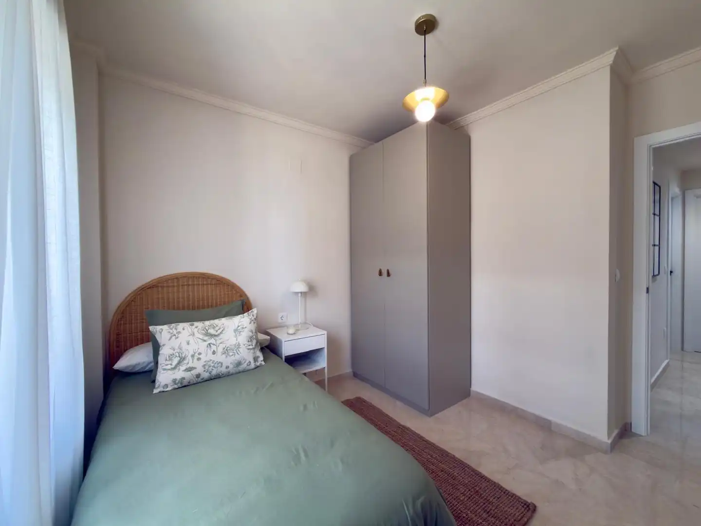 Schlafzimmer von Erdgeschoss zum Verkauf in Rincón de la Victoria mit Klimaanlage, Privatgarten und Terrasse