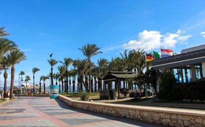 Vista exterior de Casa adosada en venda en Torremolinos amb Aire condicionat, Terrassa i Balcó