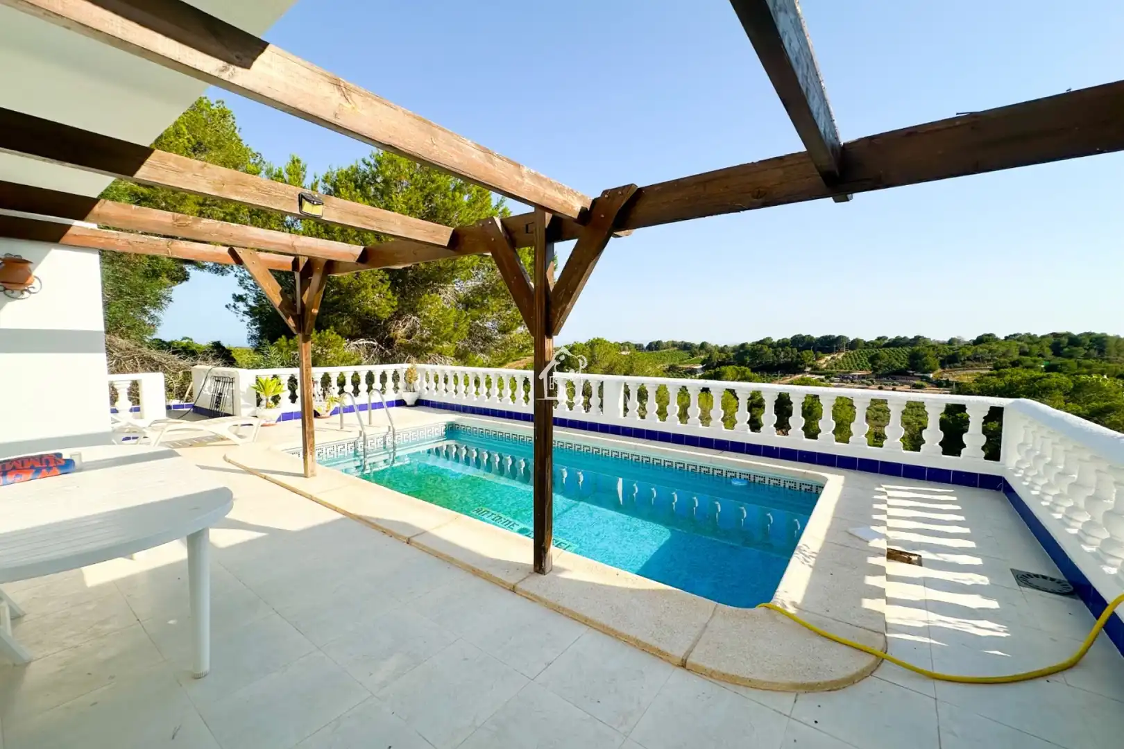 Schwimmbecken von Country house zur Miete in Pilar de la Horadada mit Privatgarten, Terrasse und Abstellraum