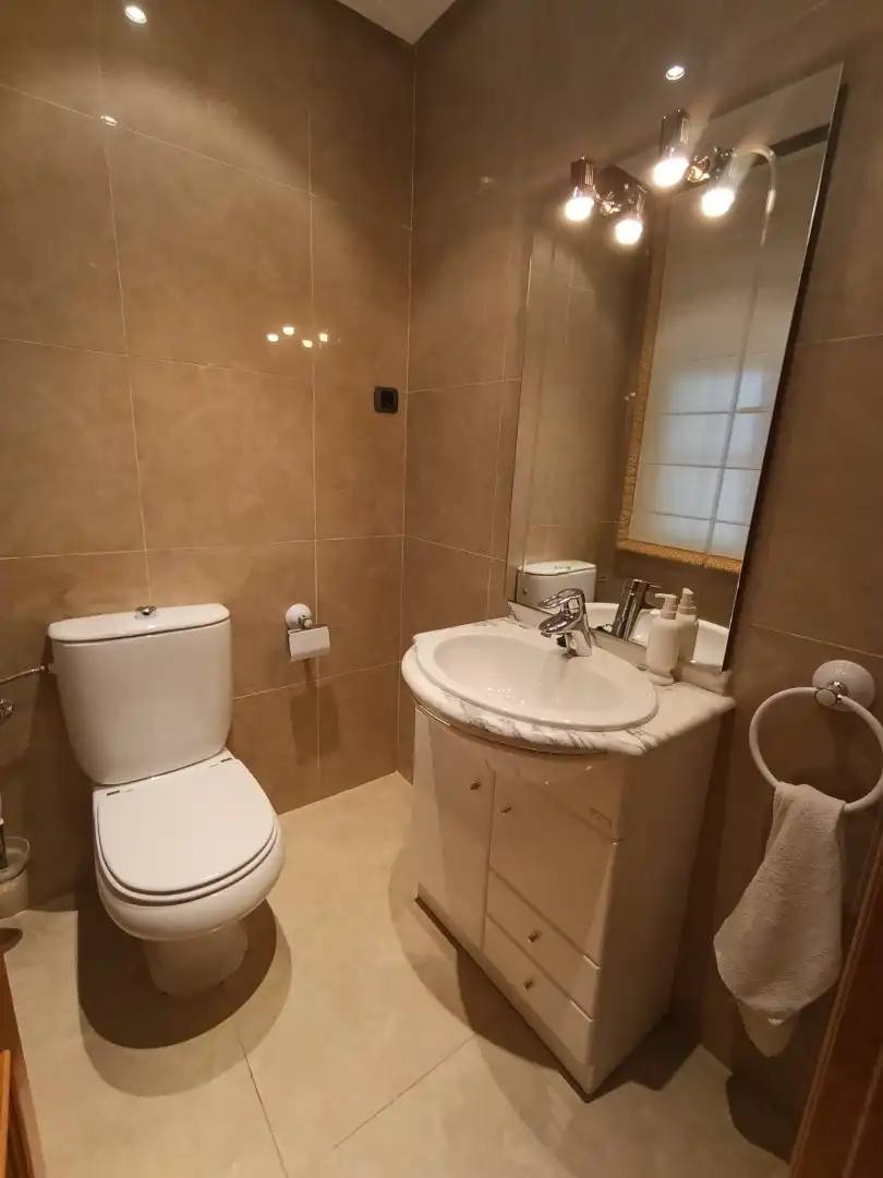 Bathroom of Houses for sale in Buendía  with Air Conditioner, Heating and Private garden