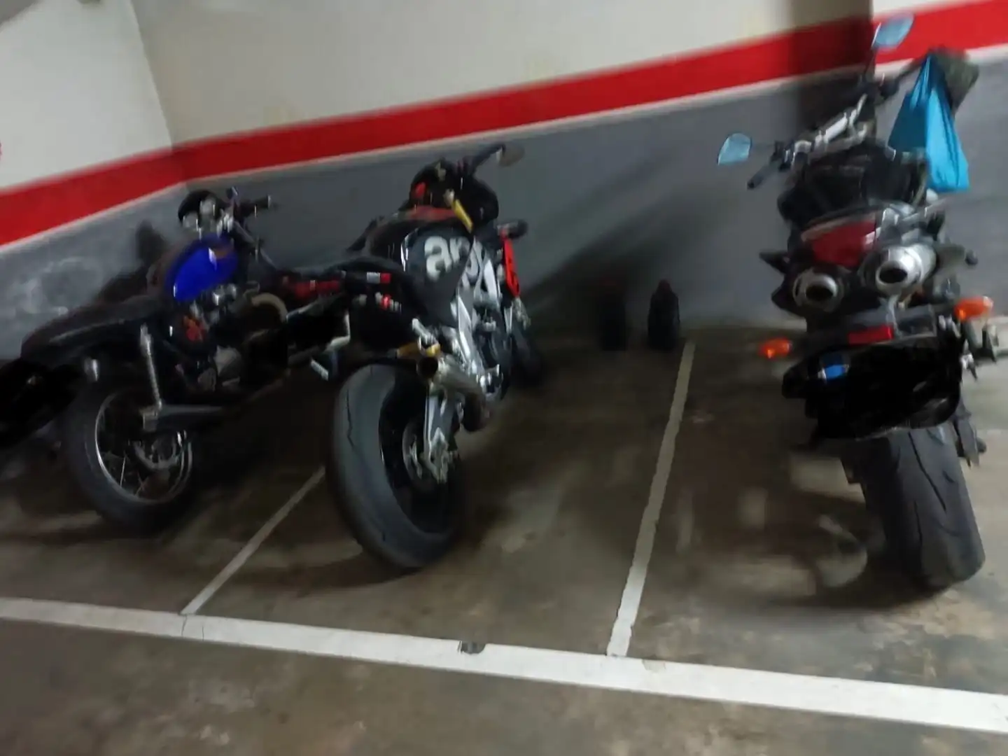 Motorbike to rent in Carrer de Cervantes 215