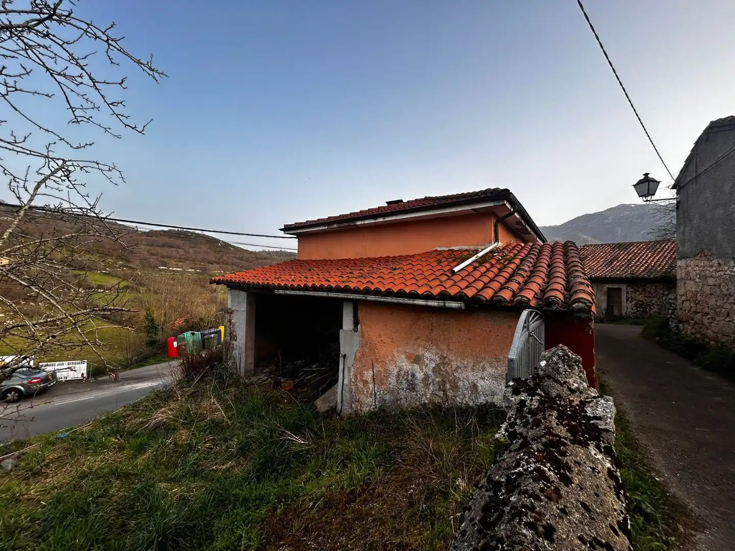 Vista exterior de Casa o xalet en venda en Cabrales amb Calefacció