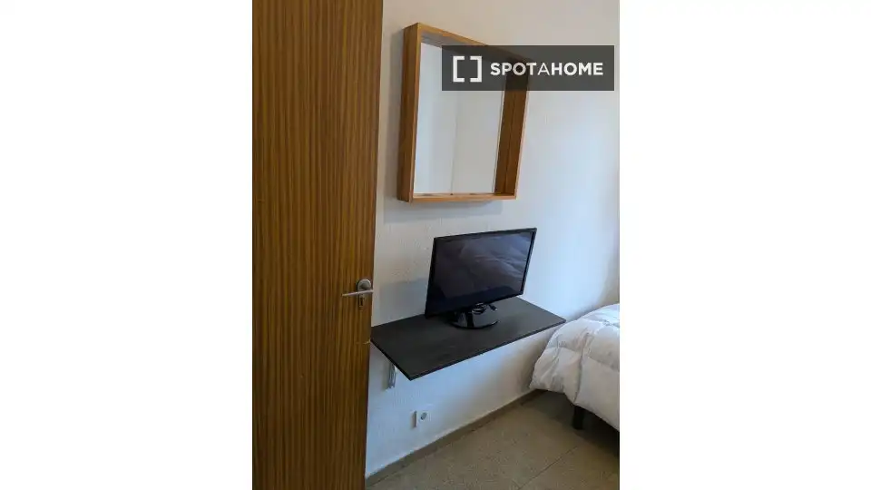 Room in Entrevías