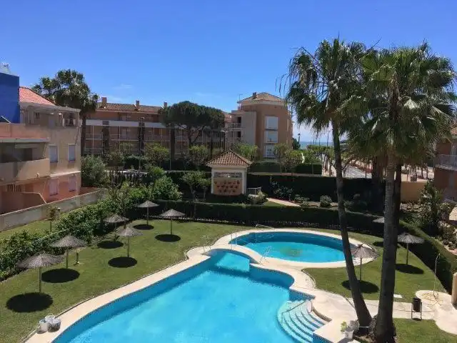 Garten von Einfamilien-Reihenhaus zur Miete in Islantilla mit Terrasse