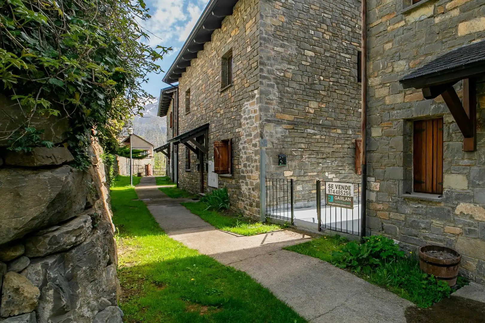 Exterior view of Flat for sale in Biescas  with Heating, Private garden and Terrace