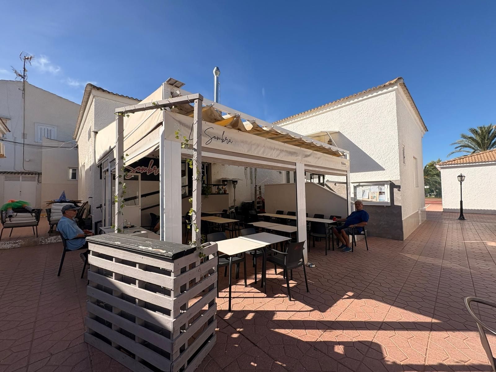 Terraza de Local en venta en Santa Pola con Aire acondicionado